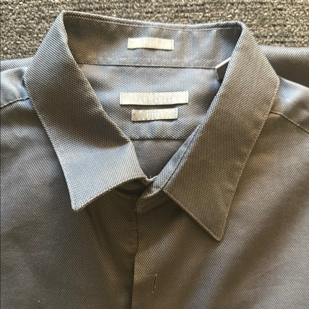 Van Heusen Gray Dress Shirt Classic Style
